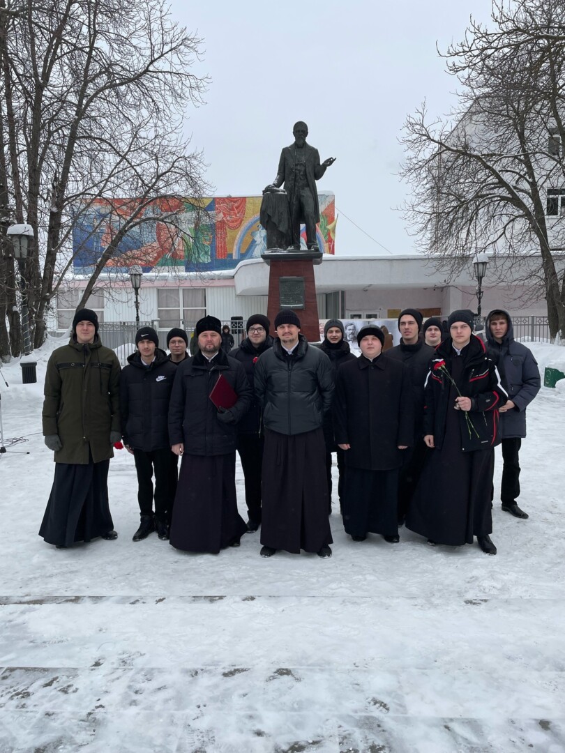 Преподаватели и студенты Пензенской духовной семинарии приняли участие в торжественных мероприятиях в честь 185-летия со дня рождения историка Василия Осиповича Ключевского