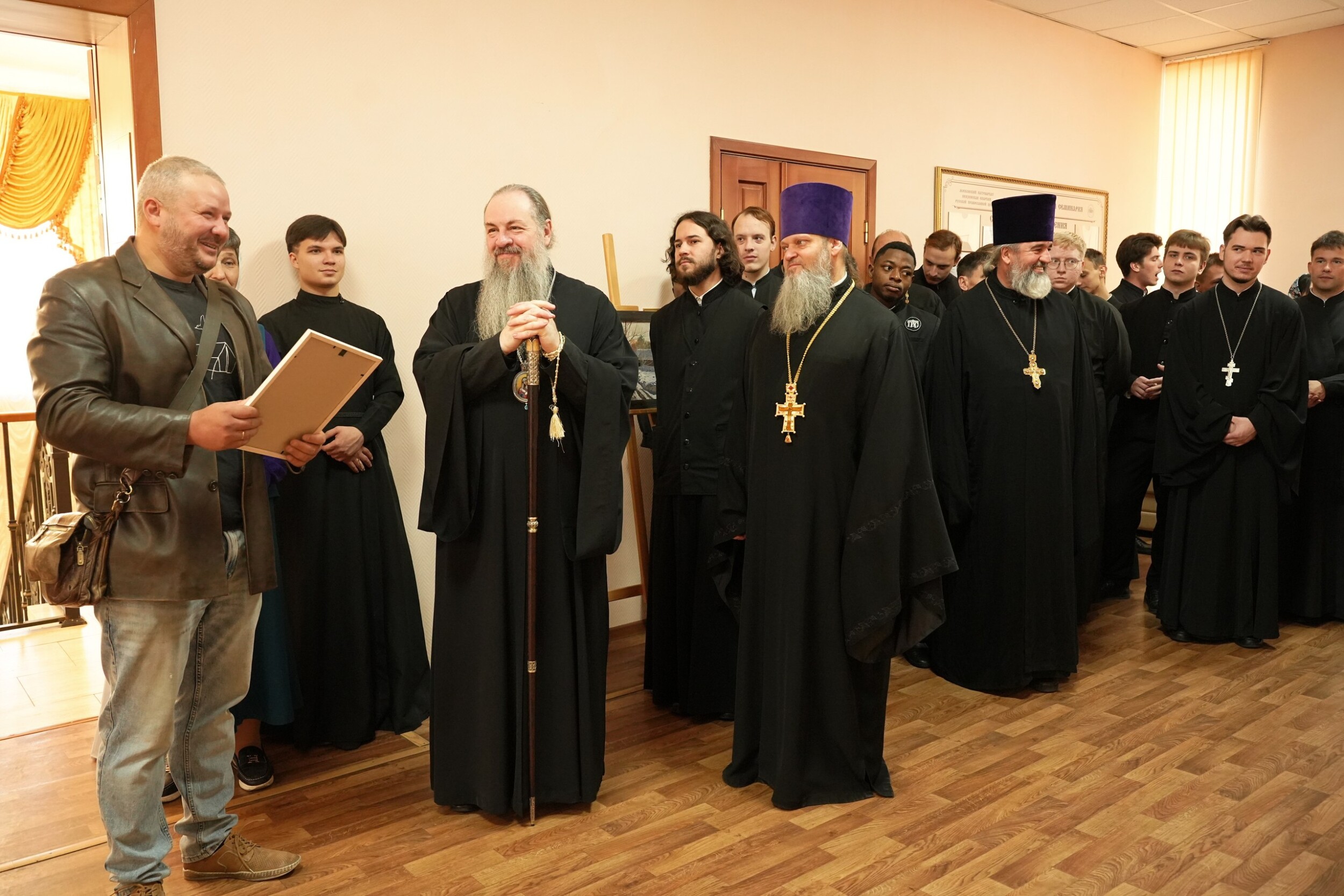 В Пензенской духовной семинарии состоялась презентация художественной выставки